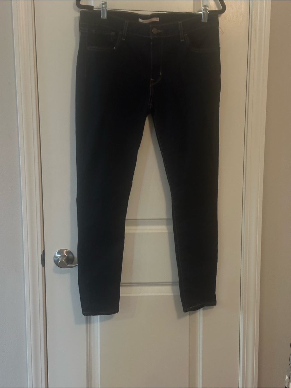 Levis 710 Super Skinny .sz 32 Dark Denim